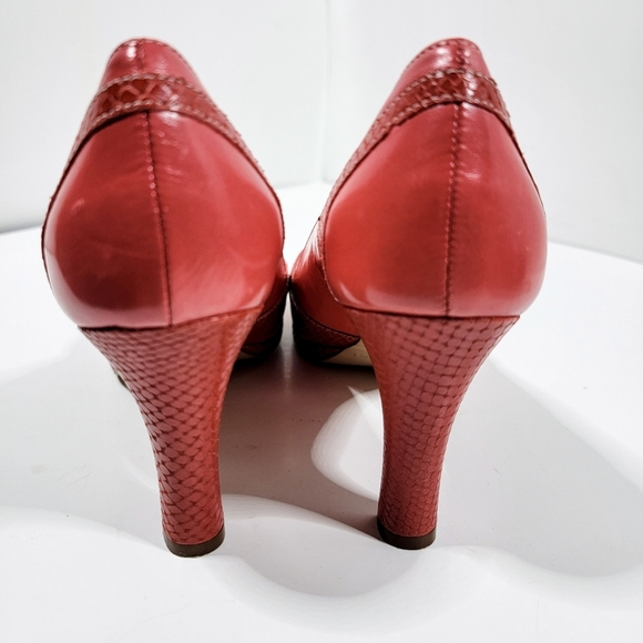 Vintage Gianni Bini Muted-Red Leather Peep Toe Heels w/ Croc Detailing - Picture 4 of 9